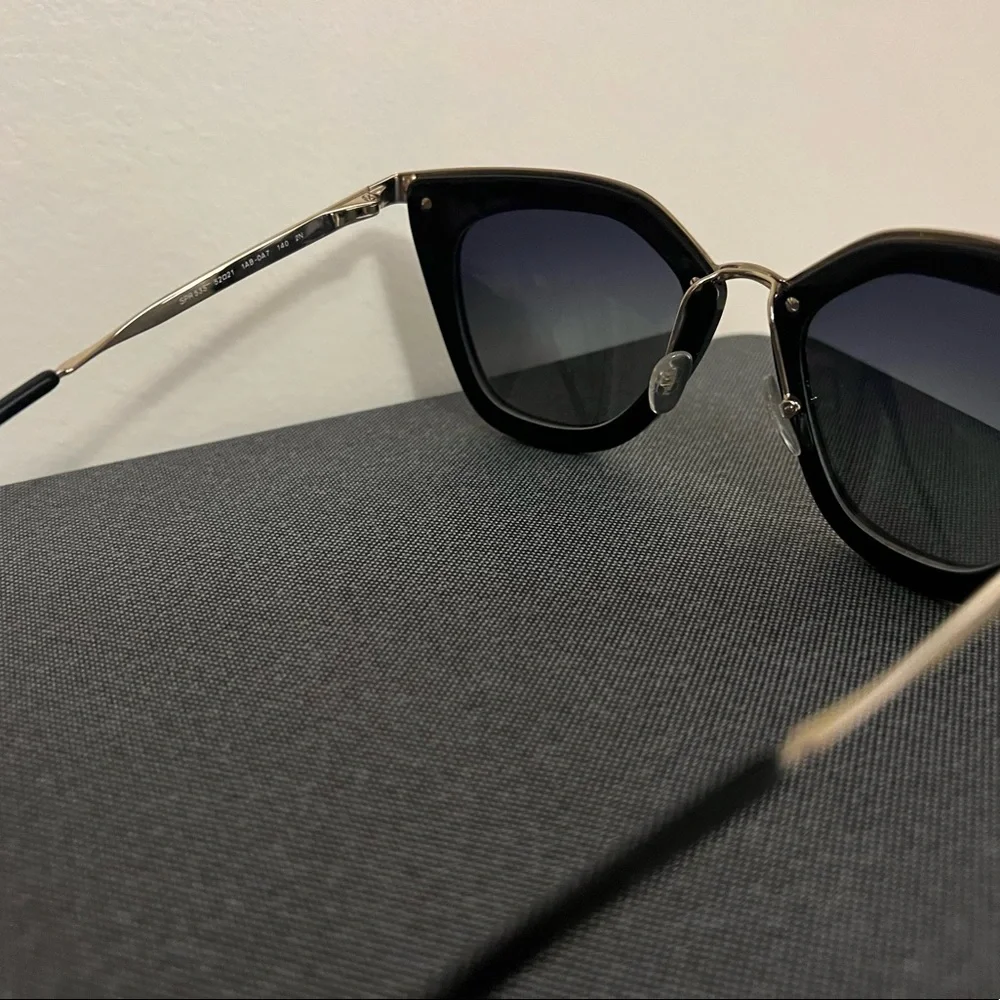 Prada frames - Picture 2 of 7